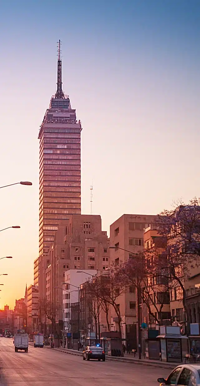 Torre Latinoamericana, la tía anticuada que no se despeina