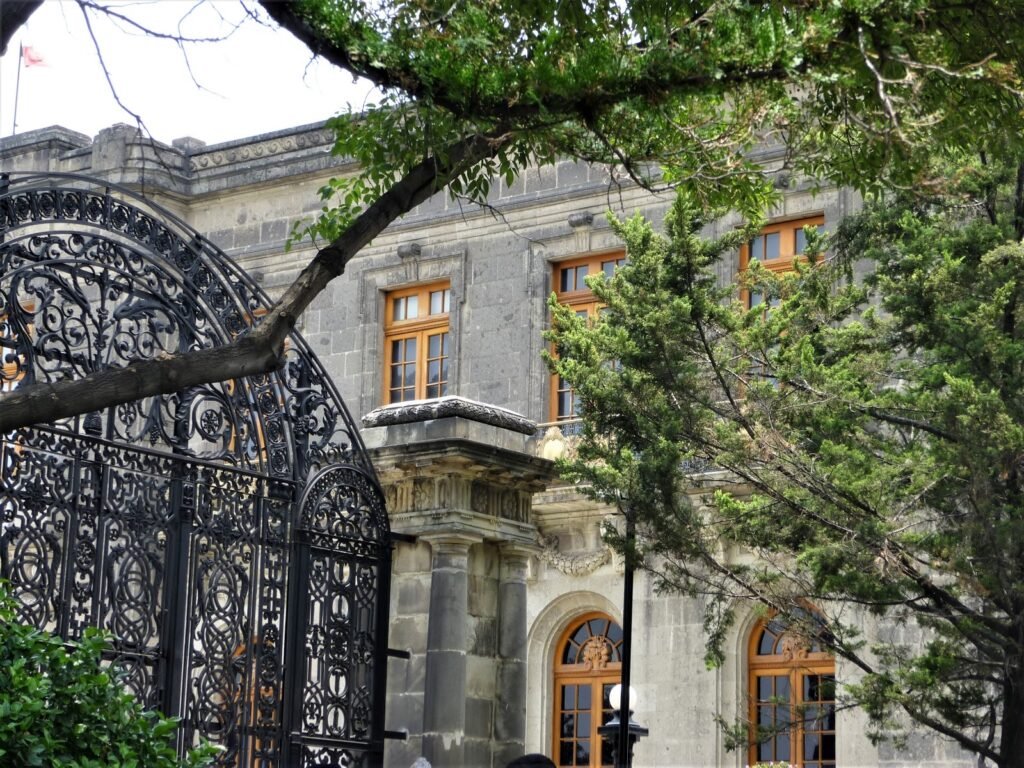 El Castillo que no quiso nacer: Chapultepec y fin del imperio