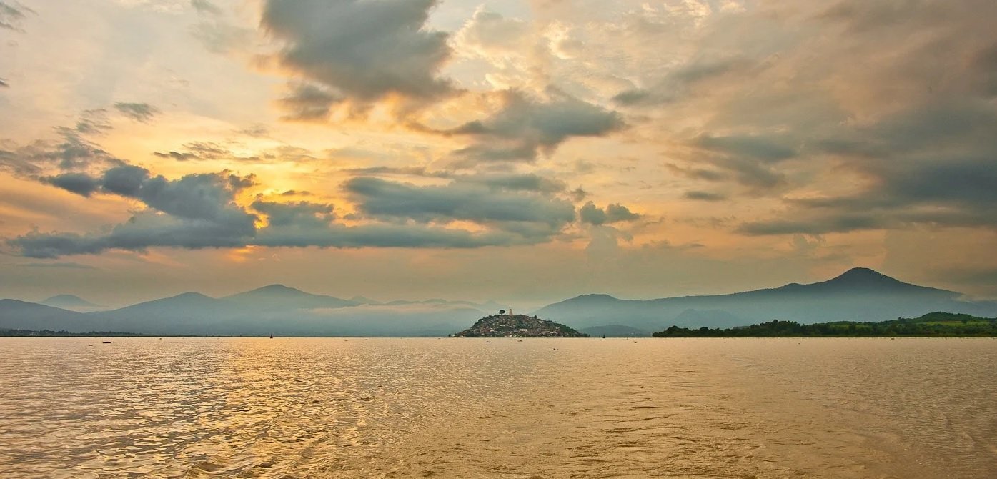 Islas del Lago de Patzcuaro Lago-de-Pátzcuaro-origen-geológico-volcánico